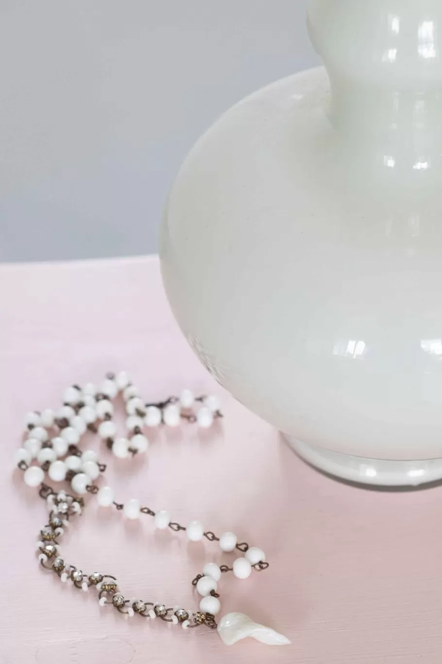 Women Lazybones Vintage Milk Glass Necklace Organic Womens